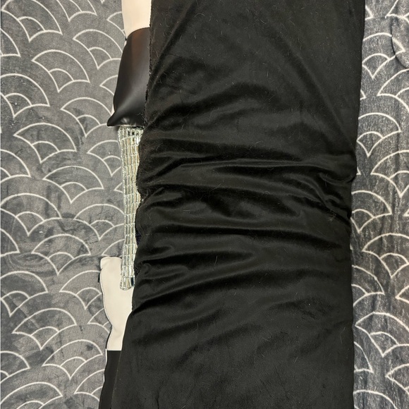 Body pillow- sequin blue and green that change to black - Picture 6 of 7